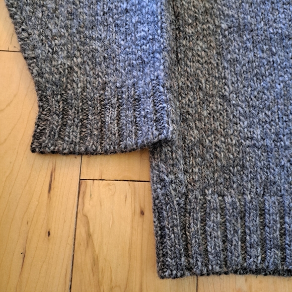 EUC!! Vintage Abercrombie & Fitch V-Neck Fair Isle 100% Wool Sweater - Picture 5 of 9